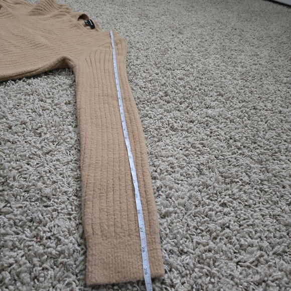 Women's Express Beige Tan Ribbed Fuzzy Sweater - Medium - Picture 9 of 9
